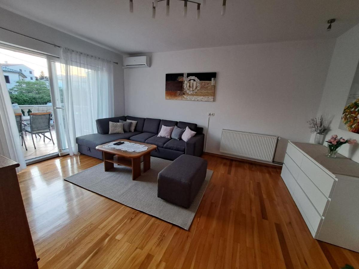 Apartment Nina Novi Vinodolski Eksteriør bilde